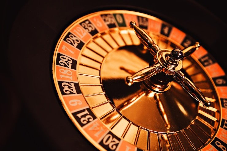 Antarmuka platform rajabandot com menampilkan berbagai permainan slot, meja dealer langsung, dan pasar olahraga
